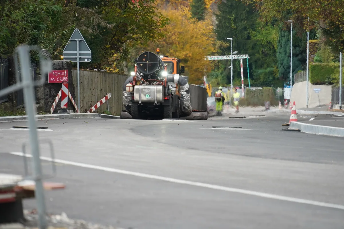 Die Usterstrasse nach der Sanierung.